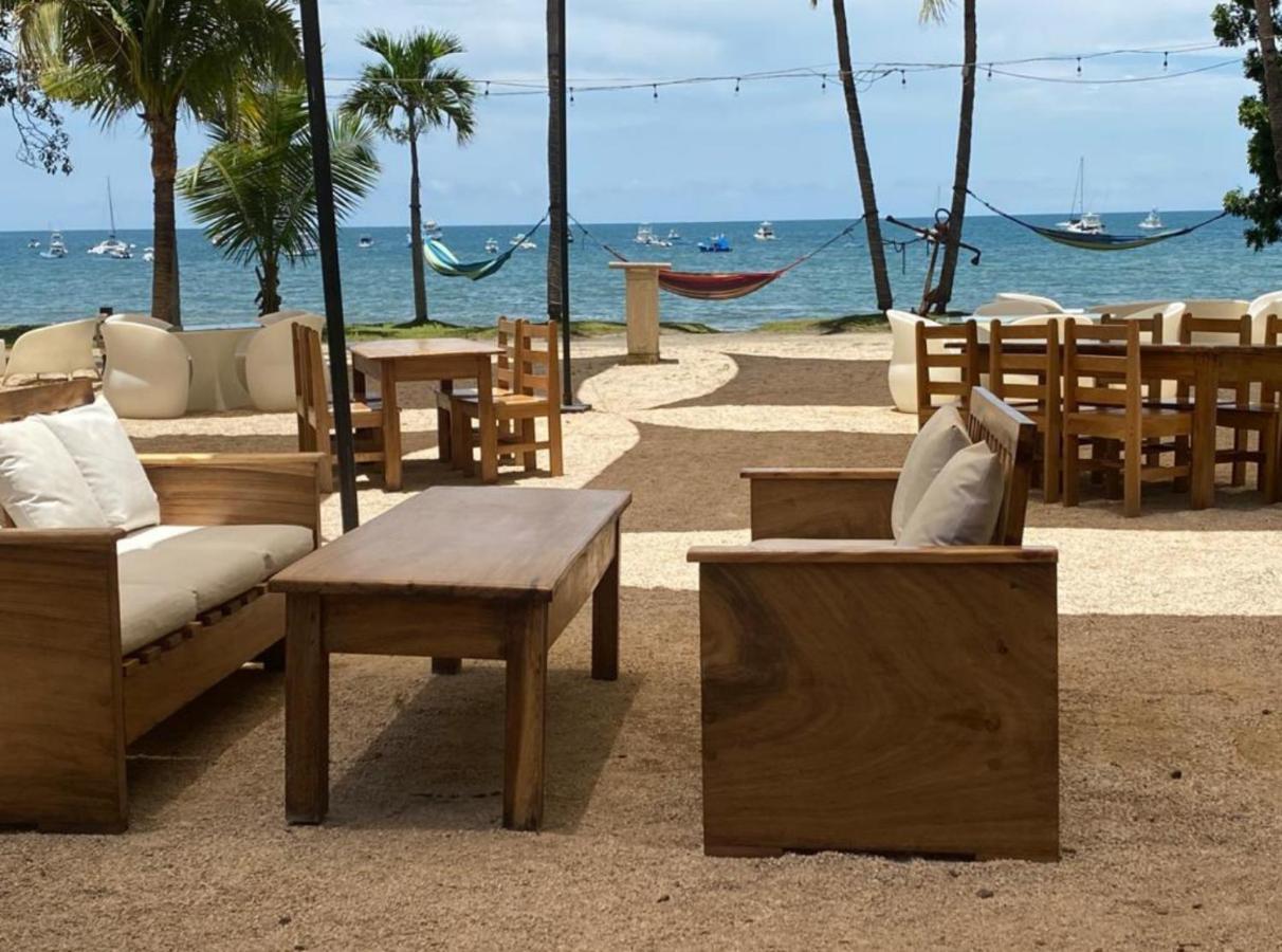 Cafe De Playa Beach Front Hotel Coco Kültér fotó